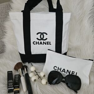 Charming Totebag And Pouch